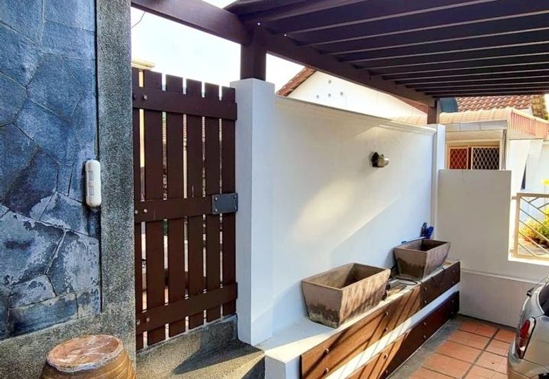 TANJUNG BUNGAH SEMI-DETACHED VILLA FEEL 