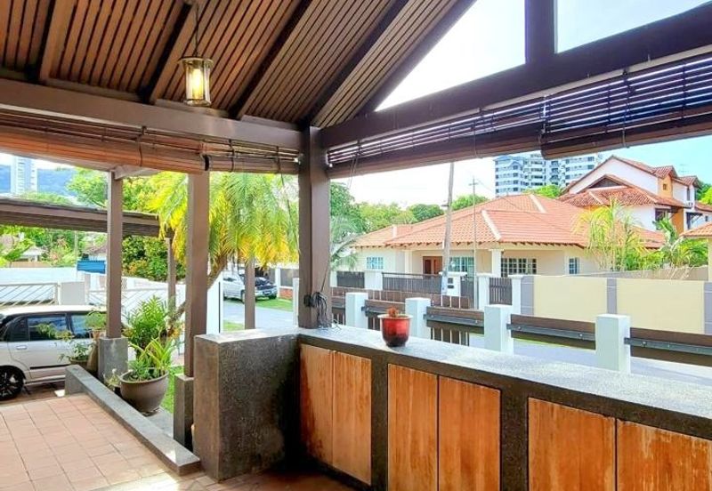 TANJUNG BUNGAH SEMI-DETACHED VILLA FEEL 