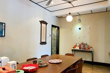 TANJUNG BUNGAH SEMI-DETACHED VILLA FEEL 