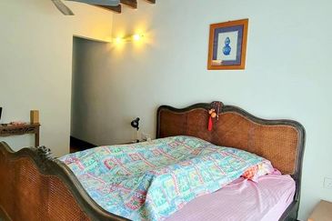 TANJUNG BUNGAH SEMI-DETACHED VILLA FEEL 