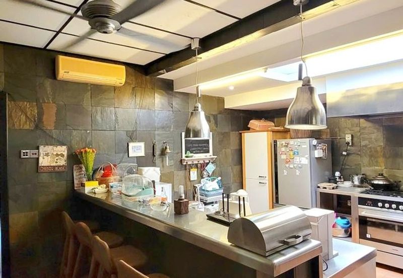 TANJUNG BUNGAH SEMI-DETACHED VILLA FEEL 