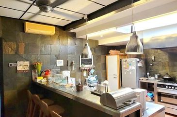 TANJUNG BUNGAH SEMI-DETACHED VILLA FEEL 