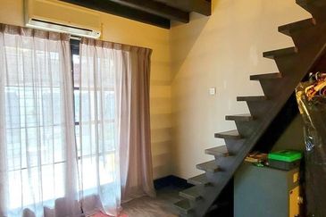 TANJUNG BUNGAH SEMI-DETACHED VILLA FEEL 