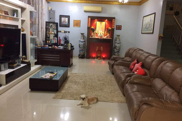 TANJUNG BUNGAH DOUBLE-STOREY SEMI-D 