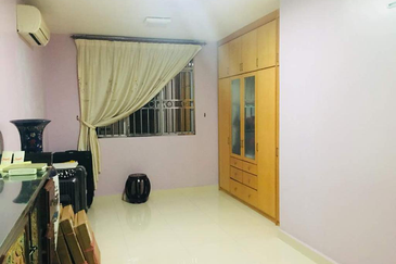 TANJUNG BUNGAH DOUBLE-STOREY SEMI-D 