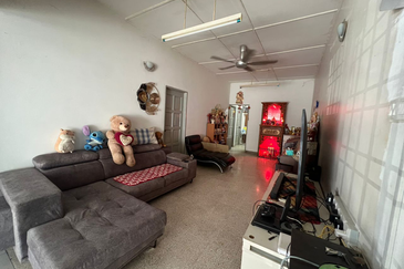 TANJUNG TOKONG, JALAN CHONG LYE HOCK SINGLE-STOREY SEMI-D 