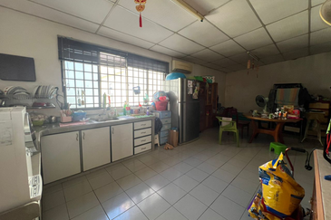 TANJUNG TOKONG, JALAN CHONG LYE HOCK SINGLE-STOREY SEMI-D 