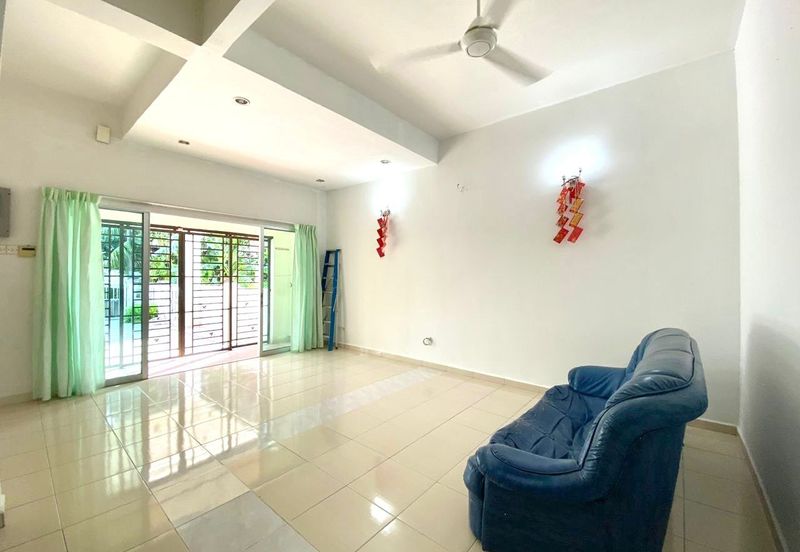 Cheapest!!! 3 Storey Terrace at Jelutong/ 7 rooms/Can be commercial