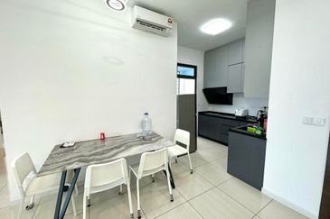 Queens Residences @ Queens Waterfront