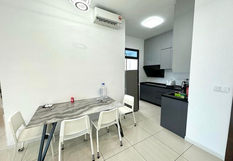 Queens Residences @ Queens Waterfront