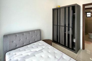 Queens Residences @ Queens Waterfront