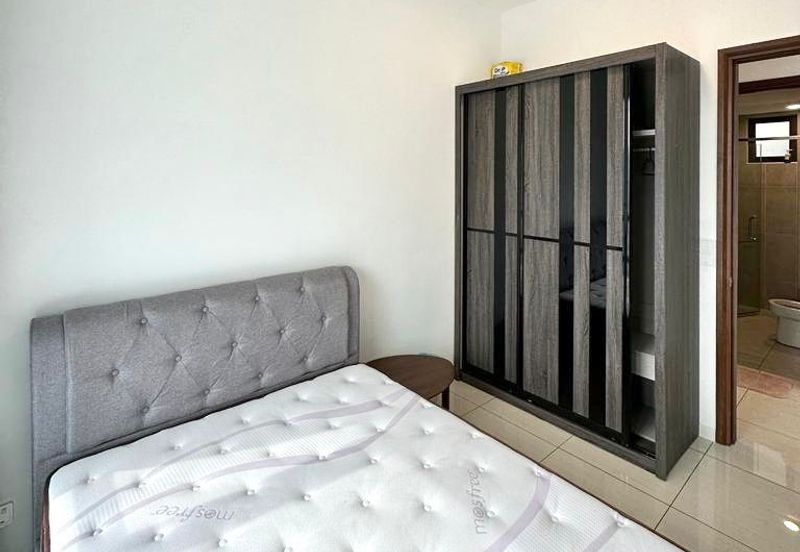 Queens Residences @ Queens Waterfront