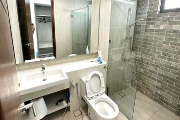 Queens Residences @ Queens Waterfront