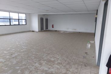 Ulu Tiram Apex industrial park @ Medium industry  factory For FRent