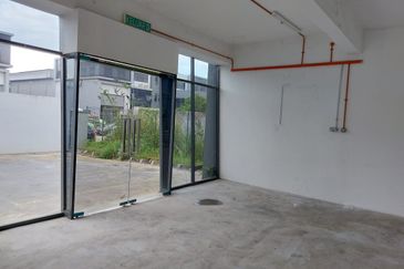 Ulu Tiram Apex industrial park @ Medium industry  factory For FRent