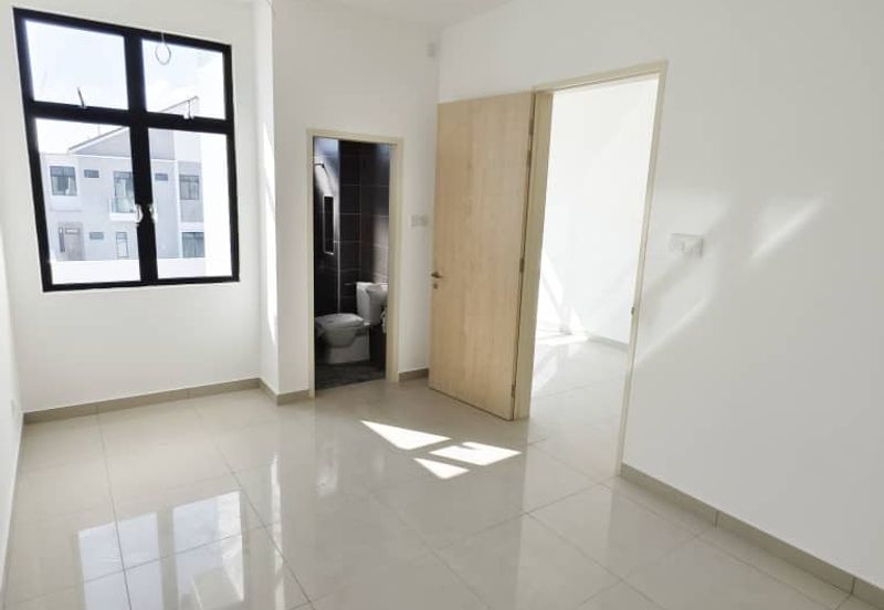 Austin Residence @Taman Mount Austin