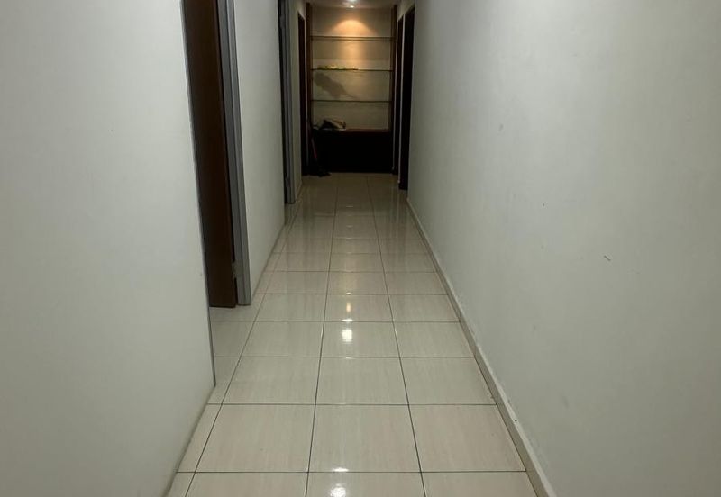 Bangunan Duta Impian (The Embassy Suites)