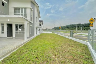 Gelang Patah @ Double storey terrace house Corner Lot