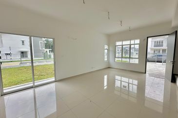 Gelang Patah @ Double storey terrace house Corner Lot