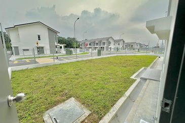 Gelang Patah @ Double storey terrace house Corner Lot