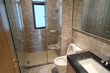 R&F Phase 2 @ 2Bed 2Bath For Sale