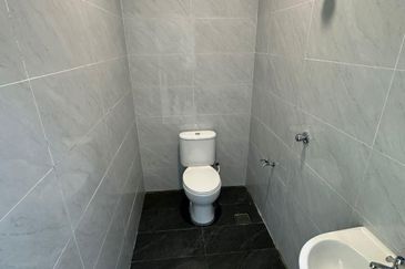 Kampung Poh Chee Leng @ Skudai Double Storey Semi D For Sale