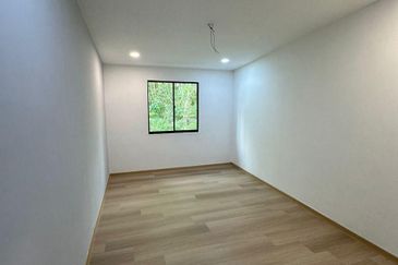 Kampung Poh Chee Leng @ Skudai Double Storey Semi D For Sale