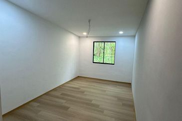 Kampung Poh Chee Leng @ Skudai Double Storey Semi D For Sale