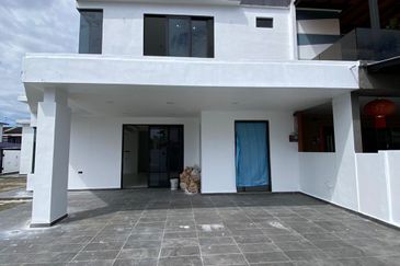 Below Bank Valua Setia Tropika  Corner lot @ Double Storey Terrace Home For Sale