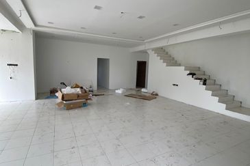 Below Bank Valua Setia Tropika  Corner lot @ Double Storey Terrace Home For Sale