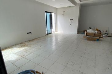Below Bank Valua Setia Tropika  Corner lot @ Double Storey Terrace Home For Sale