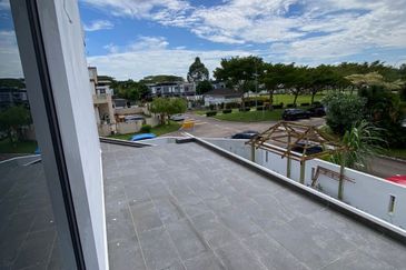 Below Bank Valua Setia Tropika  Corner lot @ Double Storey Terrace Home For Sale