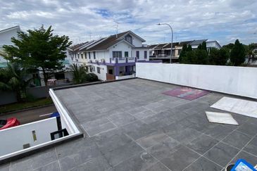 Below Bank Valua Setia Tropika  Corner lot @ Double Storey Terrace Home For Sale