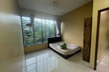 Dedaun Hijau (Greenfield Regency)