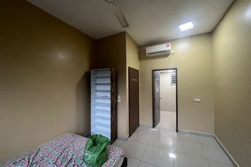 Dedaun Hijau (Greenfield Regency)