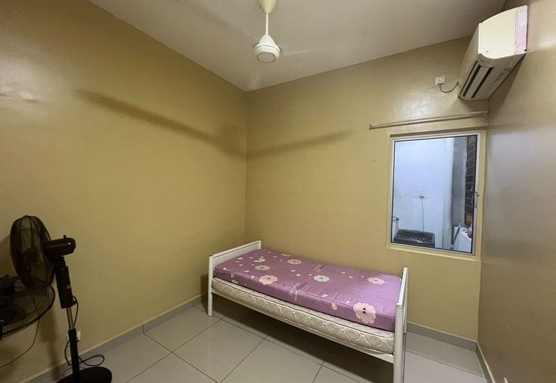 Dedaun Hijau (Greenfield Regency)