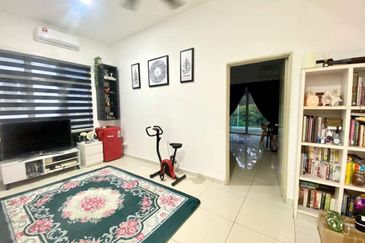 Persiaran Kempas Utama 2