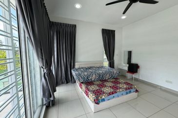 Horizon Hills @ The Greens Double Storey Corner Lot For Sale