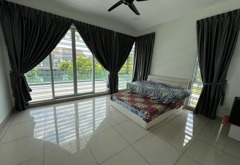 Horizon Hills @ The Greens Double Storey Corner Lot For Sale