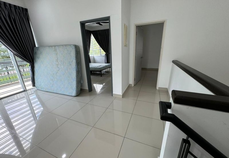 Horizon Hills @ The Greens Double Storey Corner Lot For Sale