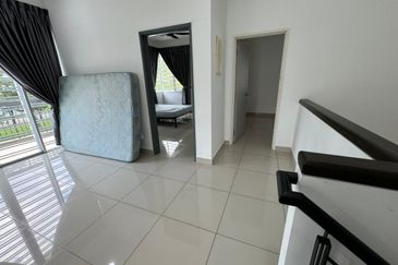 Horizon Hills @ The Greens Double Storey Corner Lot For Sale