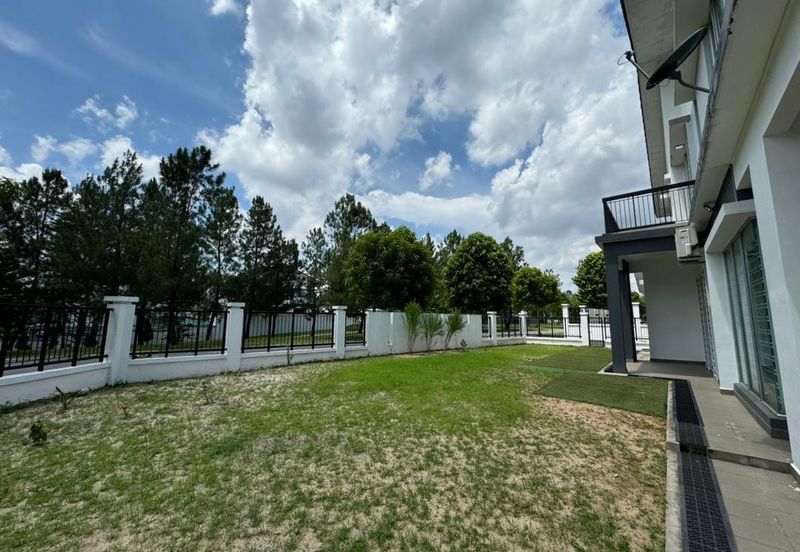 Horizon Hills @ The Greens Double Storey Corner Lot For Sale