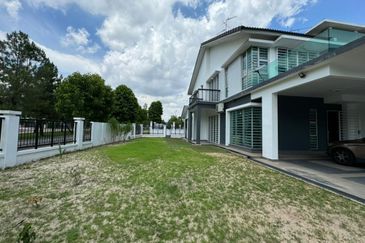 Horizon Hills @ The Greens Double Storey Corner Lot For Sale