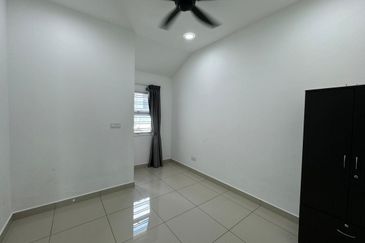 Horizon Hills @ The Greens Double Storey Corner Lot For Sale