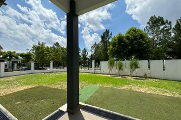 Horizon Hills @ The Greens Double Storey Corner Lot For Sale