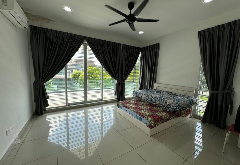 Horizon Hills @ The Greens Double Storey Corner Lot For Sale