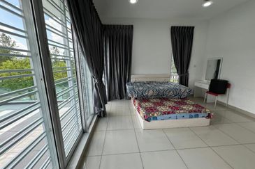 Horizon Hills @ The Greens Double Storey Corner Lot For Sale