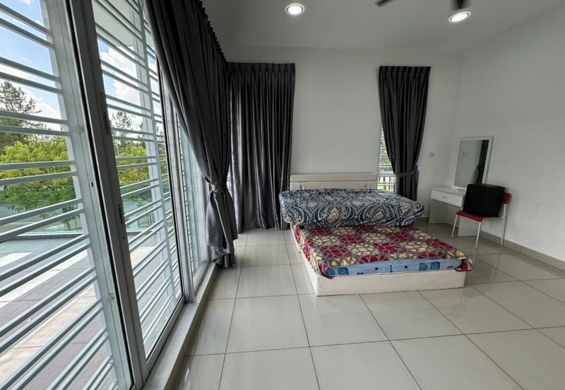 Horizon Hills @ The Greens Double Storey Corner Lot For Sale