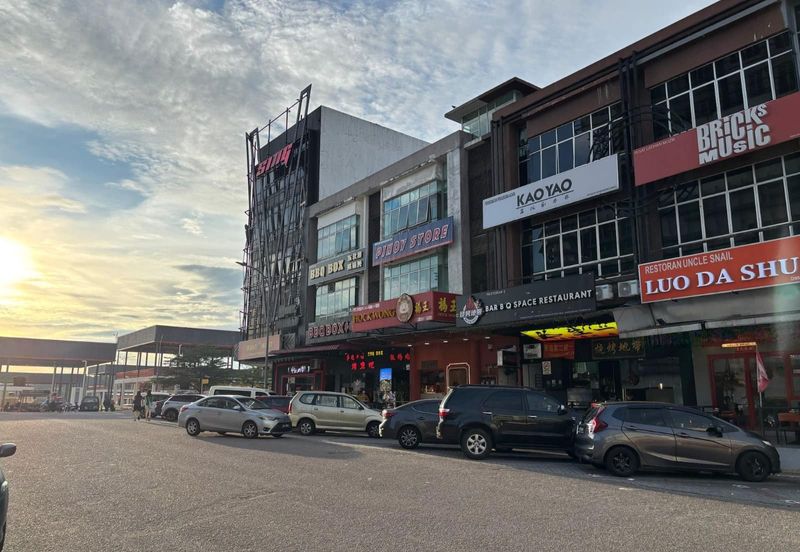 Taman Mount Austin Commercial