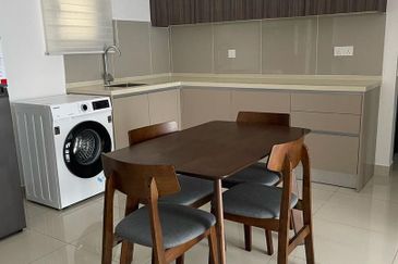 Henna Residence @ The Quartz